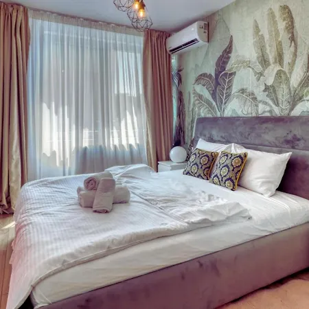 Modern Living In The Old Town Apartman