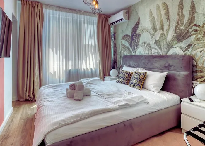 Modern Living In The Old Town شقة